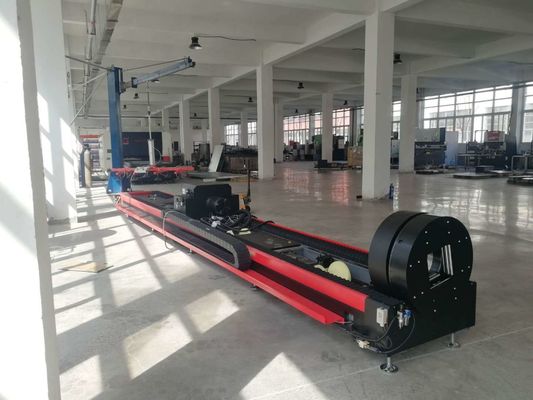 Máquina de corte de tubos de fibra láser de enfriamiento por agua para alta precisión
