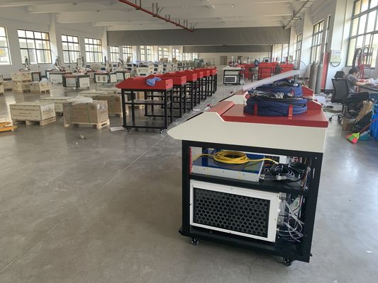 Soldadora portátil de fibra láser de 1000W 1500W 2000W 3000W con enfriamiento por agua RAYCUS