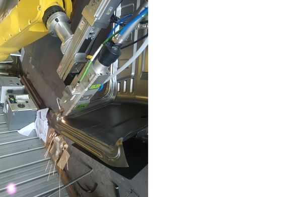 Máquina de soldadura robótica láser CNC Sí 3D para máquina de corte de metal complejo inteligente