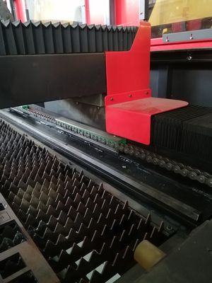 Inicio Alta precisión 3015 Oro CS SS Latón Cobre Económico Plataforma única Máquina de corte por láser de fibra hoja de corte
