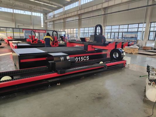 3015 Máquina de corte por láser de fibra 1000W 1500W 2000W 3000W con configuración tipo pórtico